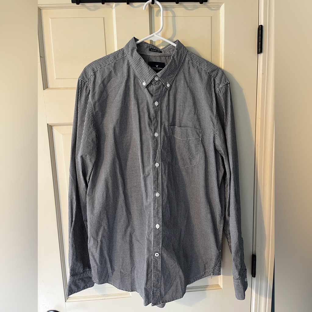American Eagle Large Classic Fit Men’s Dress Shirt Black And White Gingham